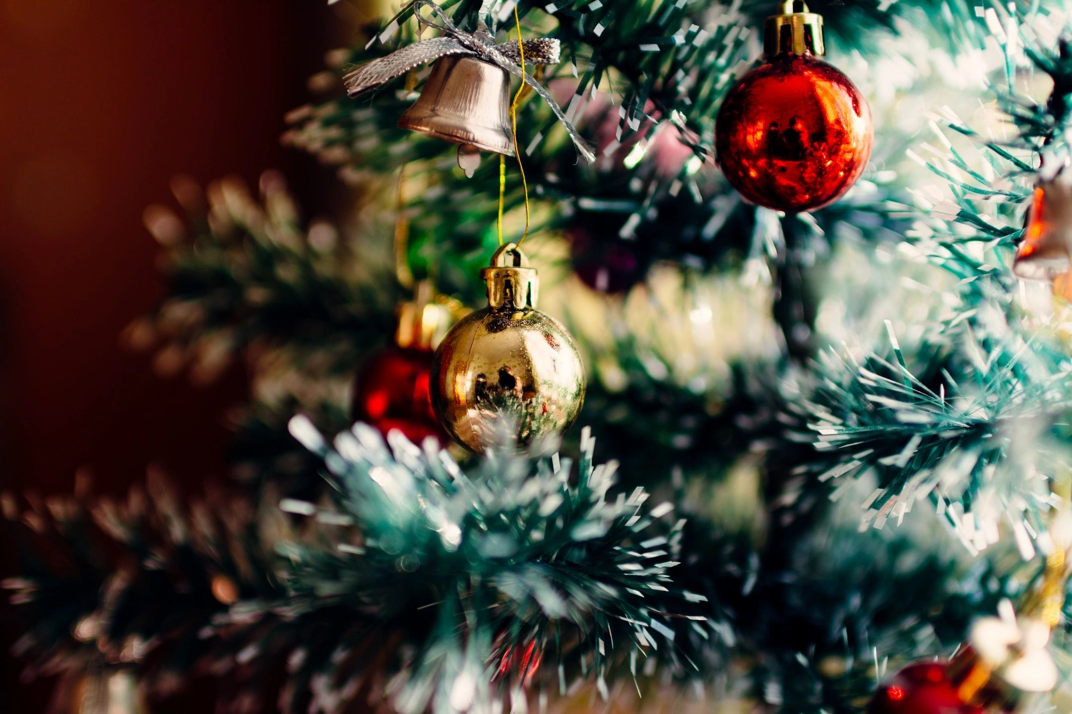Midlife Crisis Meets Mistletoe Mayhem: Surviving Christmas with a Chuckle
